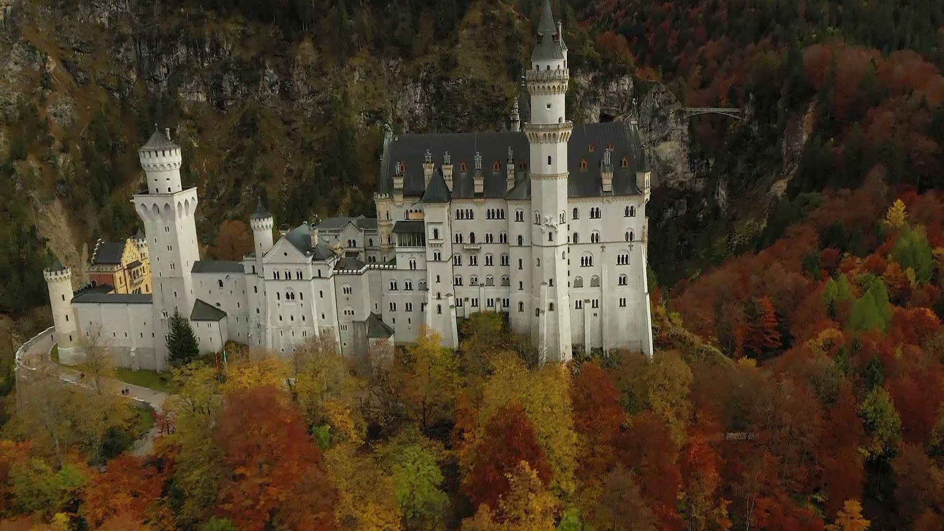 Замок Золушки Орел и решка. Земляне