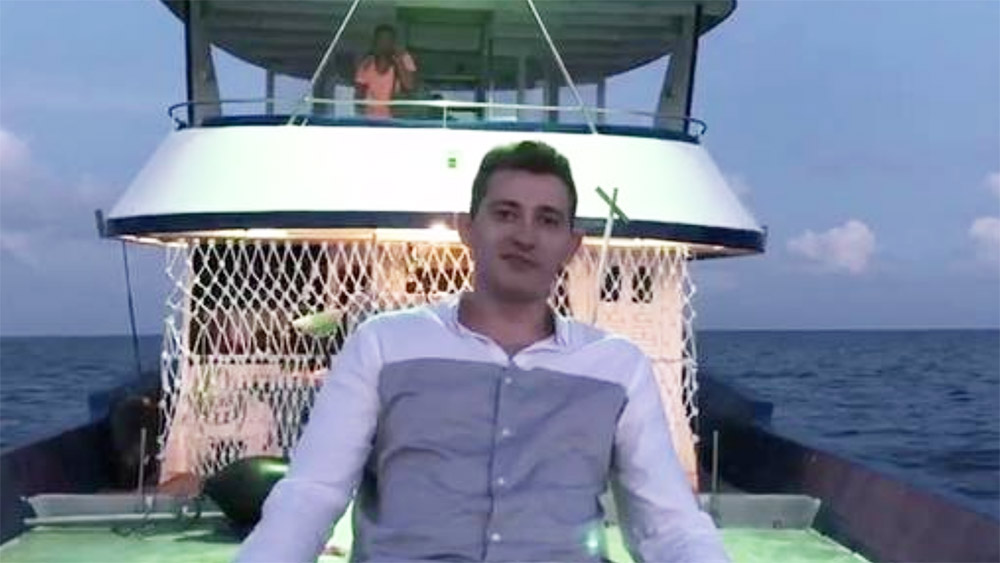 Коля Серга ведущий Орёл и Решка. Морской сезон Орел и